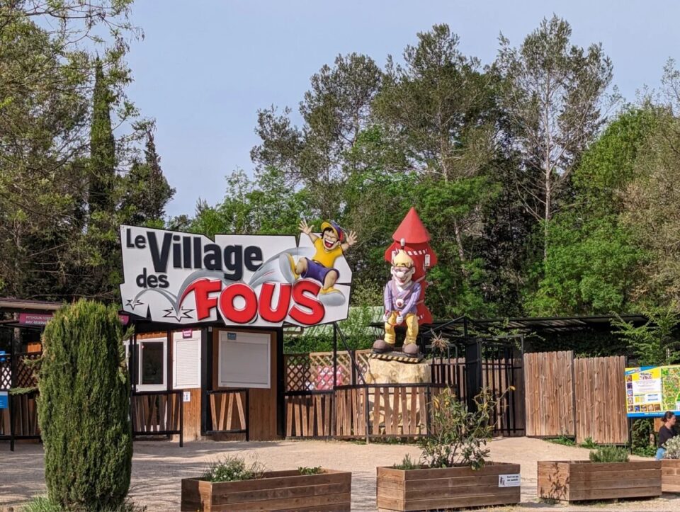 Le Village des Fous (LabyFolies) - Parcs de Loisirs Villeneuve Loubet