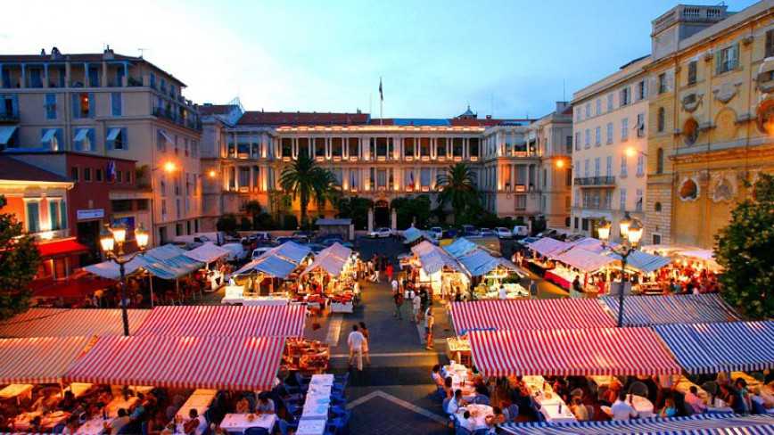 Marché aux peintures - Marché artisanal nocturne à Nice