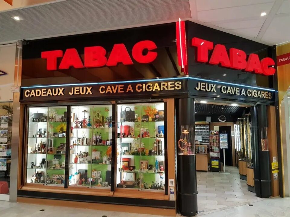 Smoking Tabac - Carrefour Lingostière - Tabacs à Nice