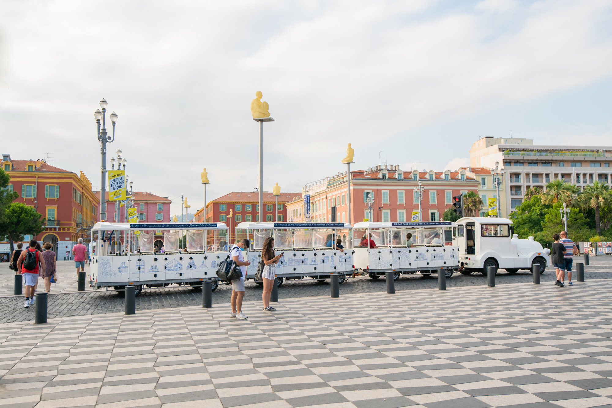 Train touristique à Nice